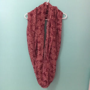 ❤️4/$16❤️ Burgundy Red Paisley Scarf